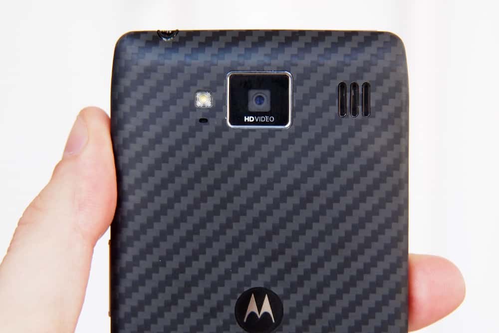 www.tekimobile.com/wp-content/uploads/2012/11/Motorola-Droid-Razr-HD-Review-back-camera.jpg