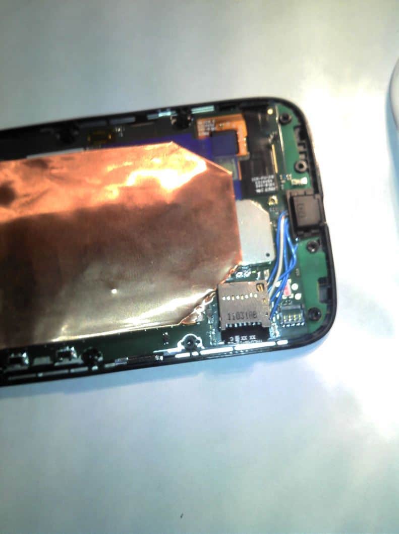Usuário consegue aumentar memória do moto G com cartão SD