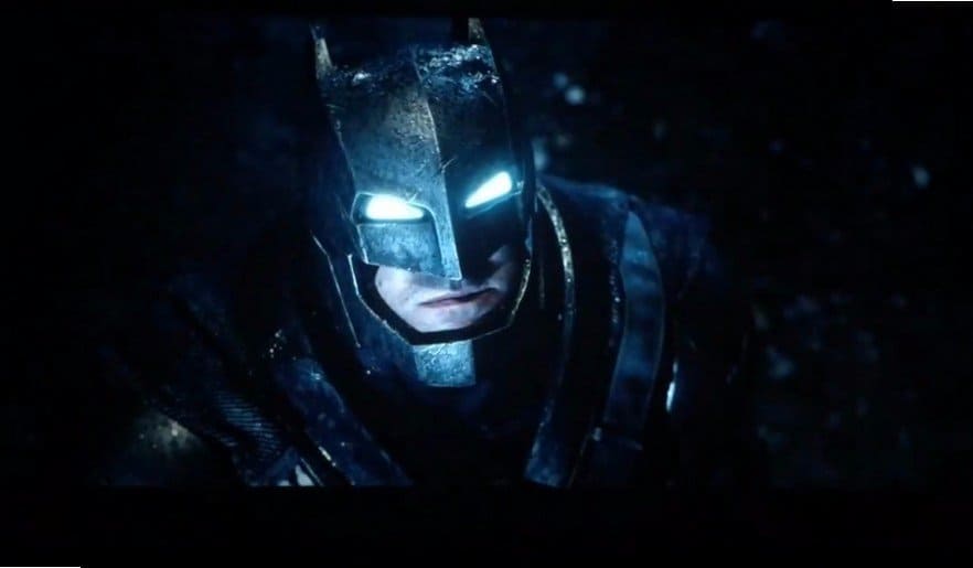 Trailer vazado de Batman vs Superman mostra Batman de armadura e todo mundo odeia o Super Homem