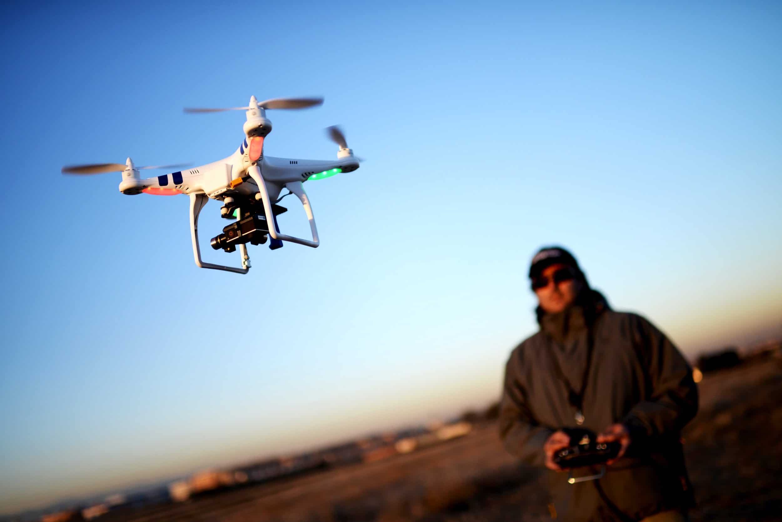 Como acabar com o música no vizinho com um drone