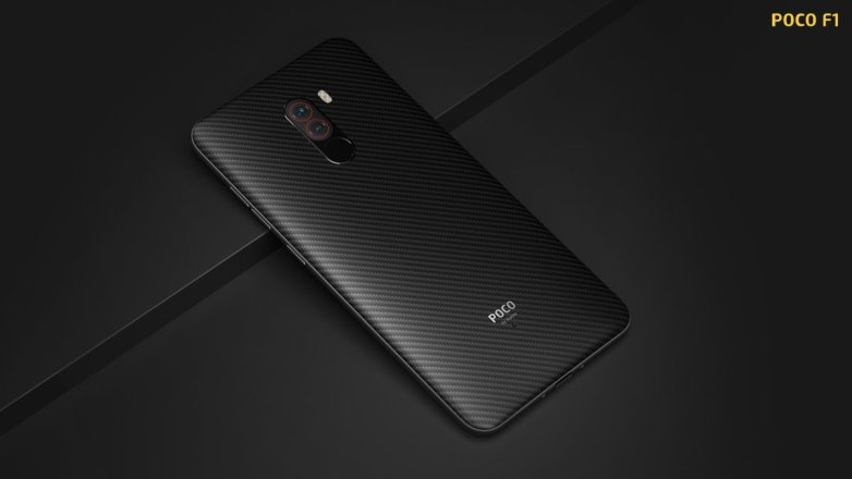 Poco F1 com traseira em Kevlar