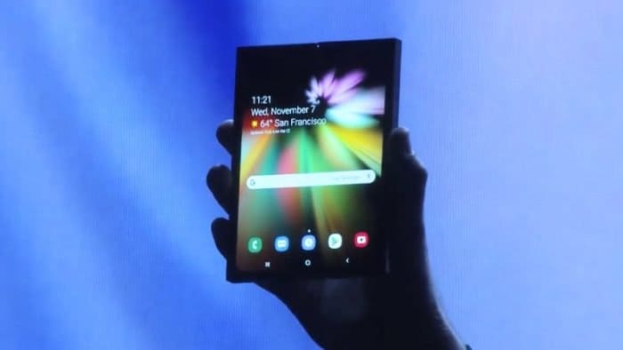Smartphone dobrável no modo tablet