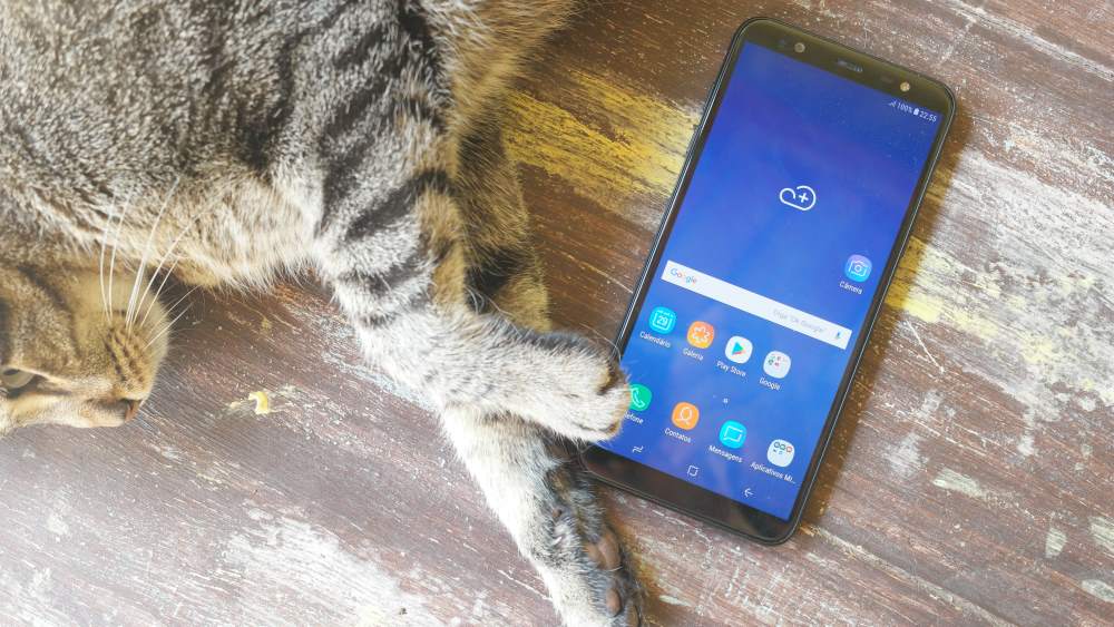 Review Samsung Galaxy J8, caro pelo que oferece