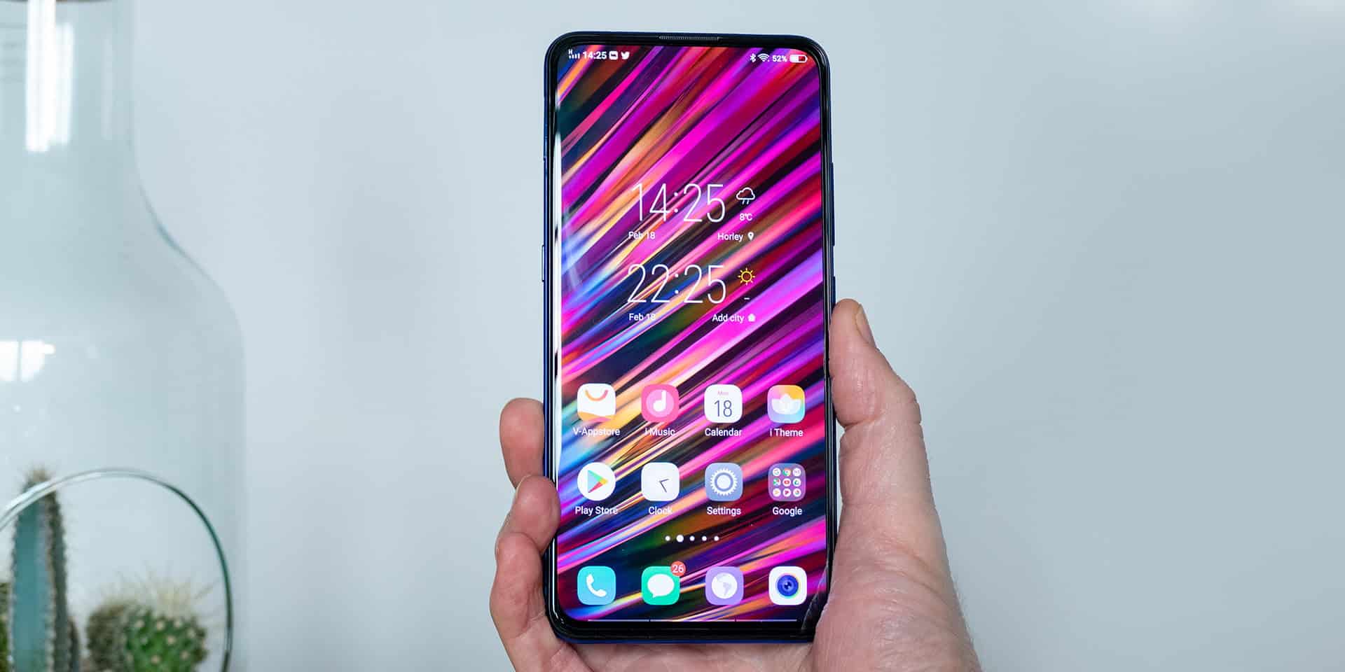 Vivo V15 Pro tem câmera retrátil de 32 MP e leitor na tela