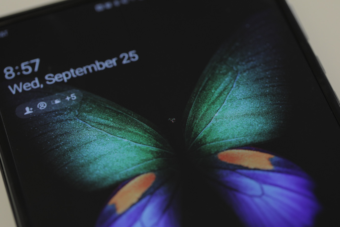 Galaxy Fold apresenta novo problema na tela, diz site