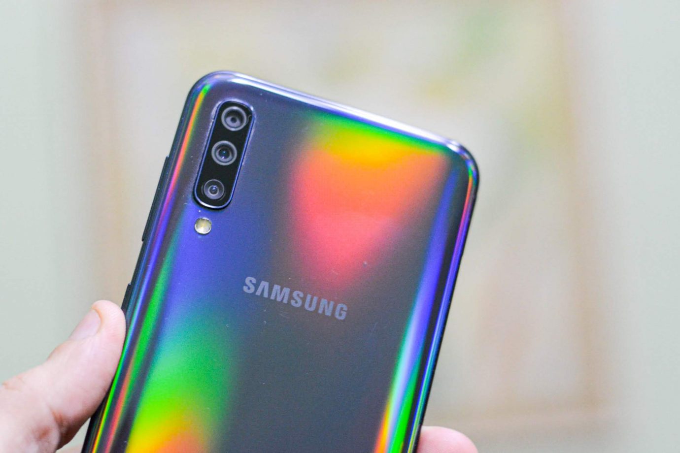 Galaxy A50 recebe atualização que melhora a sensibilidade da tela