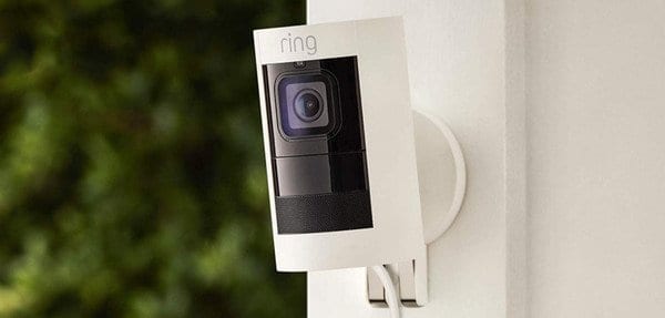 Hackers invadem casa nos EUA através da câmera de segurança Amazon Ring, exigindo R$ 1,6 milhão