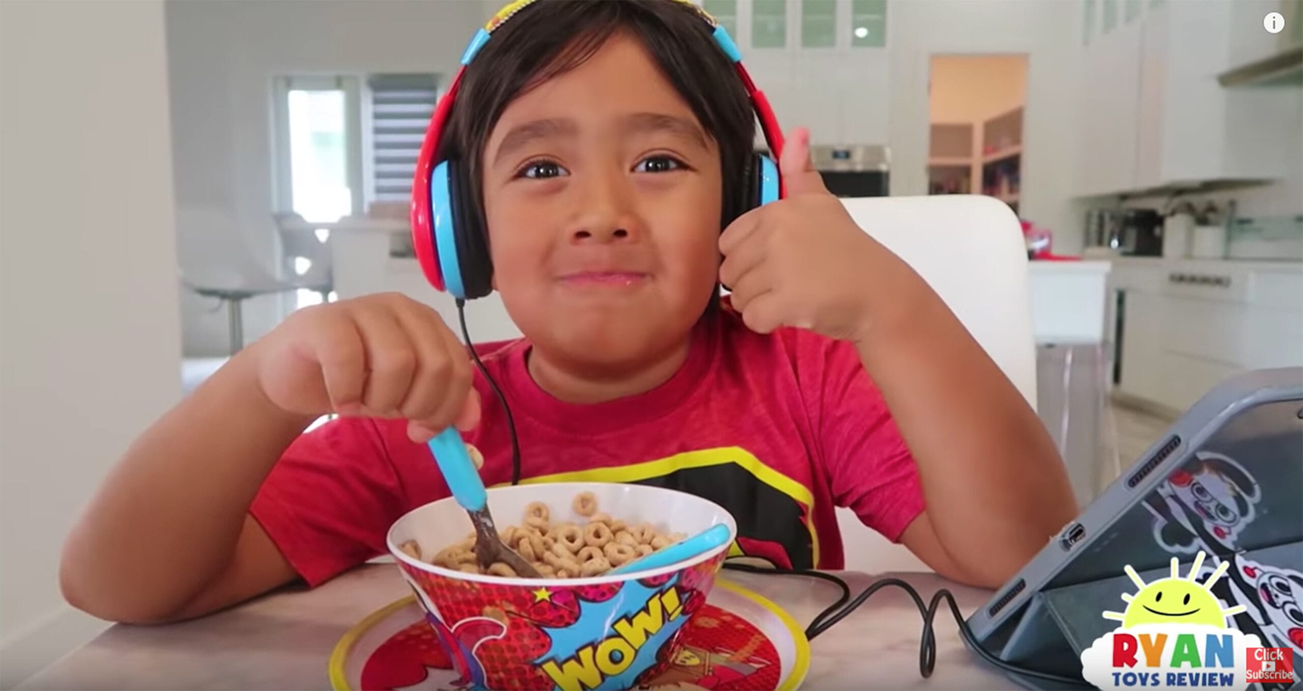 Menino de 8 anos foi quem mais ganhou no Youtube: R$ 81 milhões