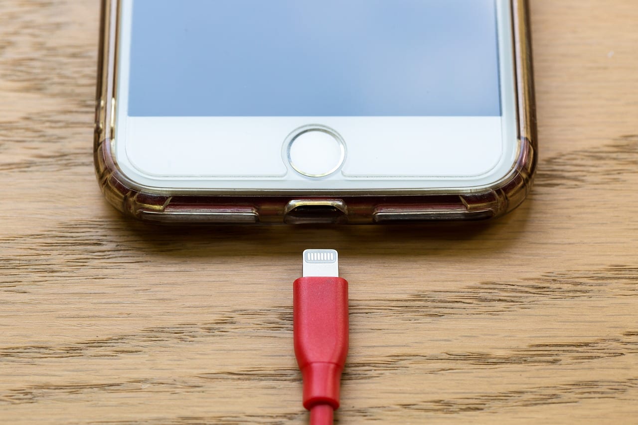 Como resolver problemas com iPhone que não carrega